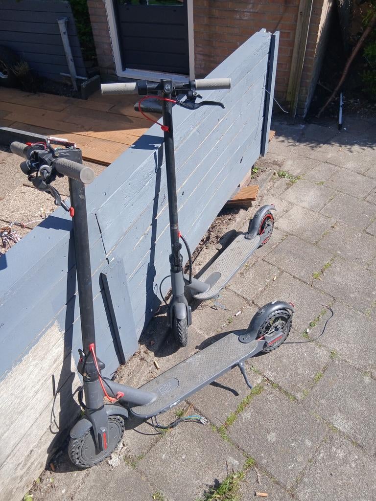 2 elektrische steppen met accu - voor de handige Harry, Ophalen of Verzenden, Gebruikt, Elektrische step (E-scooter)