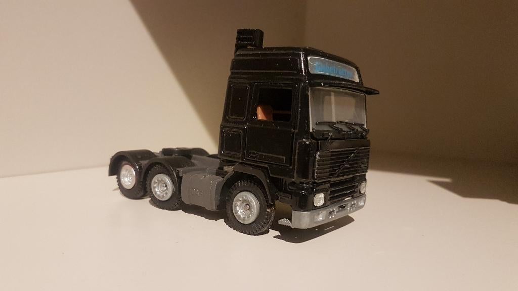 Volvo trekker loop of sloop, Hobby en Vrije tijd, Modelauto's | 1:50, Ophalen of Verzenden, Gebruikt, Bus of Vrachtwagen, Tekno