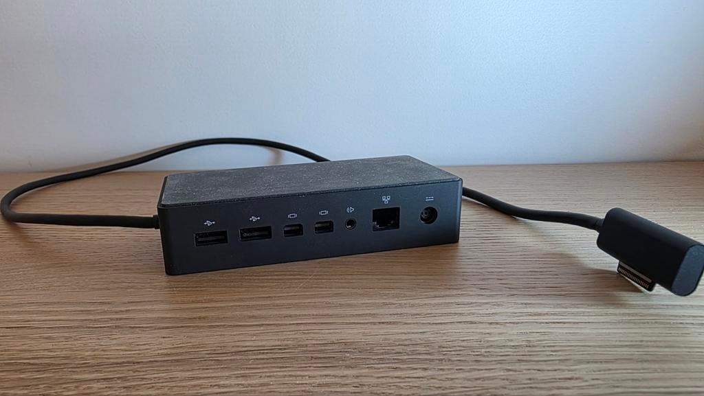 Microsoft Surface Dock, Docking station, Laptop, Ophalen of Verzenden, Zo goed als nieuw