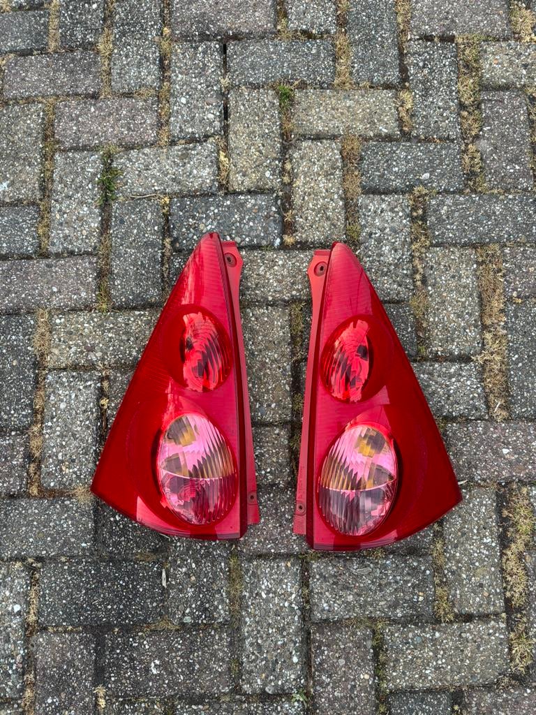 Citroën c1/Peugeot 107 achterlichten rood, Auto-onderdelen, Verlichting, Ophalen of Verzenden, Gebruikt, Citroën