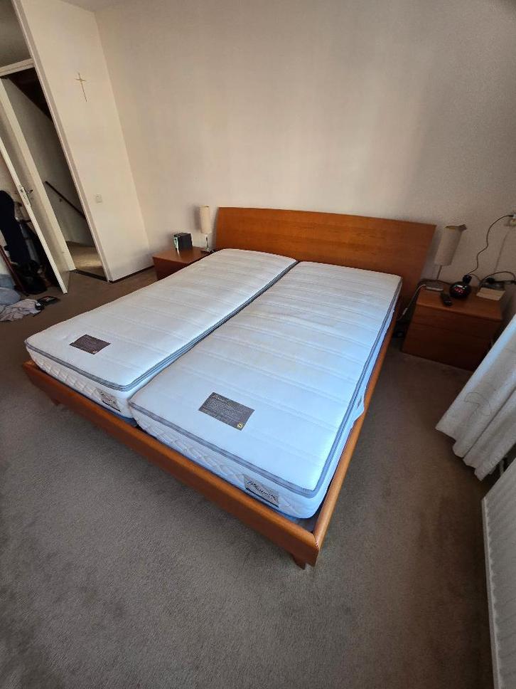Gratis 2 persoons bed, Huis en Inrichting, Slaapkamer | Bedden, Gebruikt, Tweepersoons, Overige maten, 220 cm, Hout, Overige kleuren