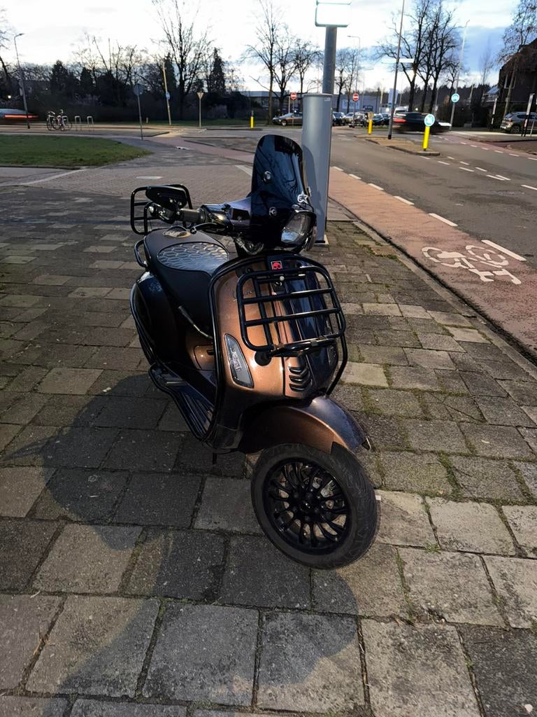 Vespa sprint 2018, Ophalen, Zo goed als nieuw, Benzine