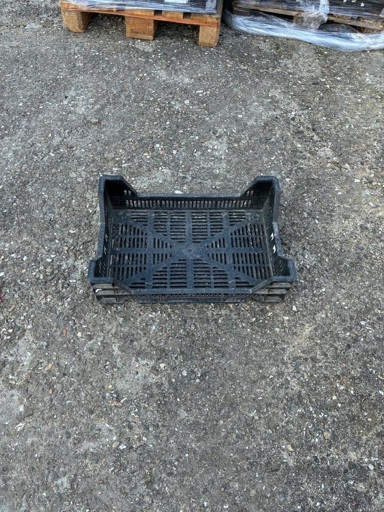 Zwarte kunststof krat, Doe-het-zelf en Verbouw, Kratten en Dozen, Ophalen, Gebruikt, 40 tot 60 cm, 50 tot 75 cm