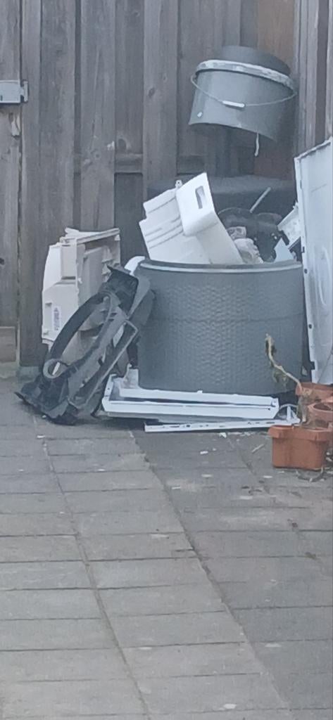 GRATIS ijzer EN plastic van droogmachine, Ophalen of Verzenden