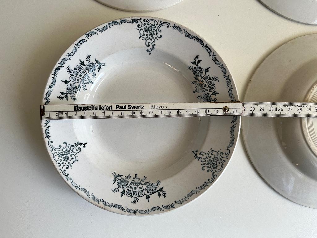 Zes diepe borden St. Amand, Antiek en Kunst, Ophalen of Verzenden