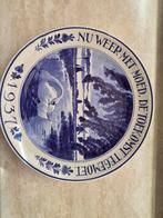 Uniek Delfts Blauw sierbord uit 1937 met zwaan en spreuk, Antiek en Kunst, Ophalen of Verzenden