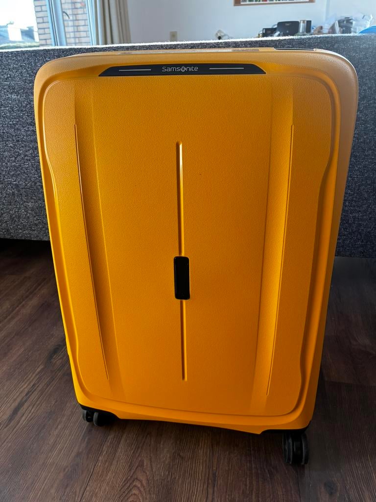Samsonite Essens Spinner 75/28 (Suitcase), Ophalen, Hard kunststof, 45 tot 55 cm, Zo goed als nieuw