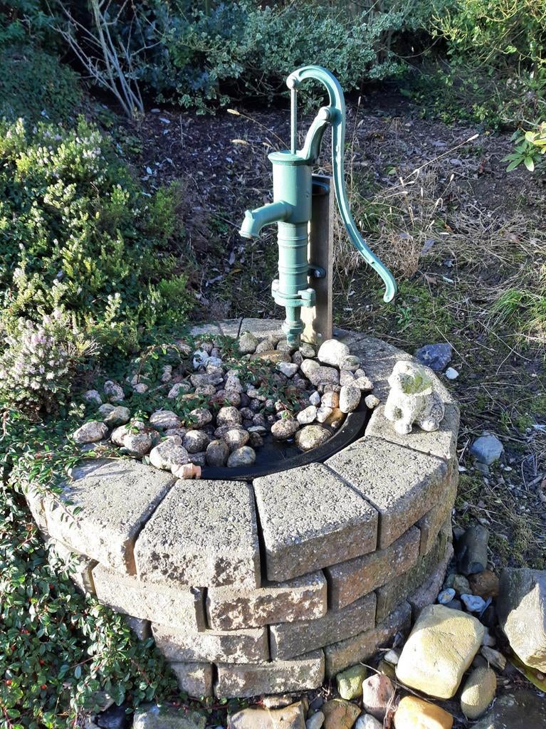 Water bak met antieke handpomp, Tuin en Terras, Ophalen of Verzenden, Gebruikt, Gietijzer, Overige typen