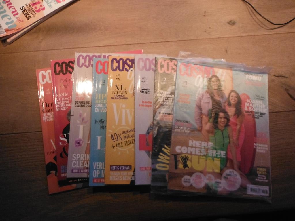 8 Cosmo Girl bladen, Verzenden, Zo goed als nieuw, Damesbladen