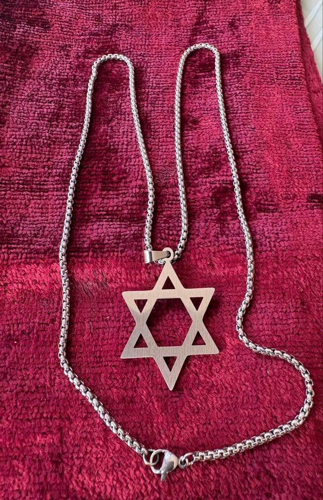Zilverkleurige ketting met Davidster hanger, Ophalen of Verzenden, Zo goed als nieuw, Zilver, Overige materialen