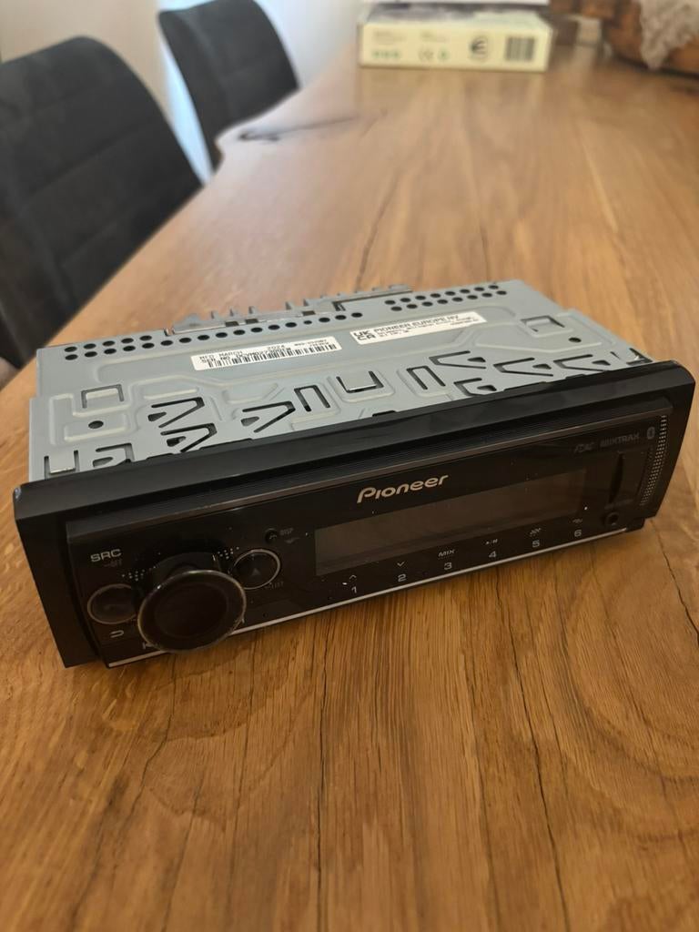 Pioneer MVH-S520BT Autoradio, Auto diversen, Autoradio's, Ophalen of Verzenden, Zo goed als nieuw