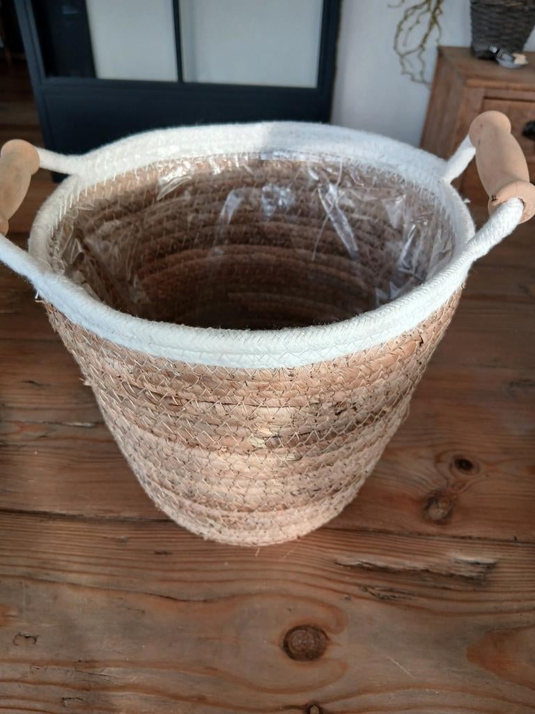 Leuk mandje., Ophalen of Verzenden, Zo goed als nieuw, Rond, Riet