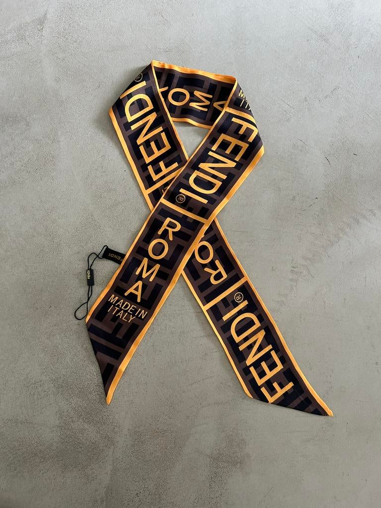 Fendi cashmere zijden mix sjaaltje Nieuw!, Kleding | Dames, Mutsen, Sjaals en Handschoenen, Ophalen of Verzenden, Zo goed als nieuw