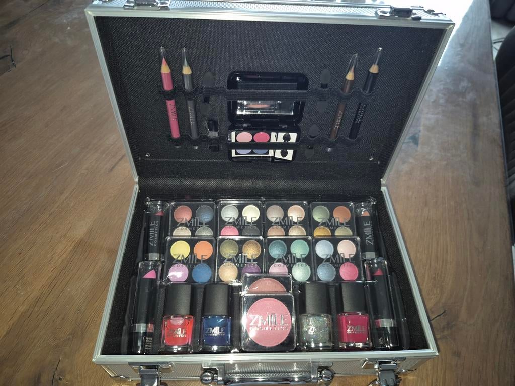 Zmile Cosmetics Make-up Koffer - 51 Delig - Nieuw, Overige kleuren, Gehele gezicht, Nieuw, Ophalen of Verzenden