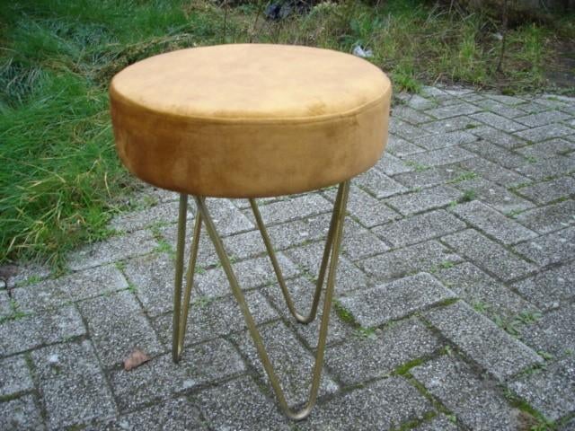 Twee Vintage Duits en Deens krukjes / taboeret jaren 60, Ophalen of Verzenden, Gebruikt, Hout