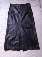 Zwarte lederlook rok met split maat 38., Kleding | Dames, Rokken, Maat 38/40 (M), Zwart, Ophalen of Verzenden, Zo goed als nieuw