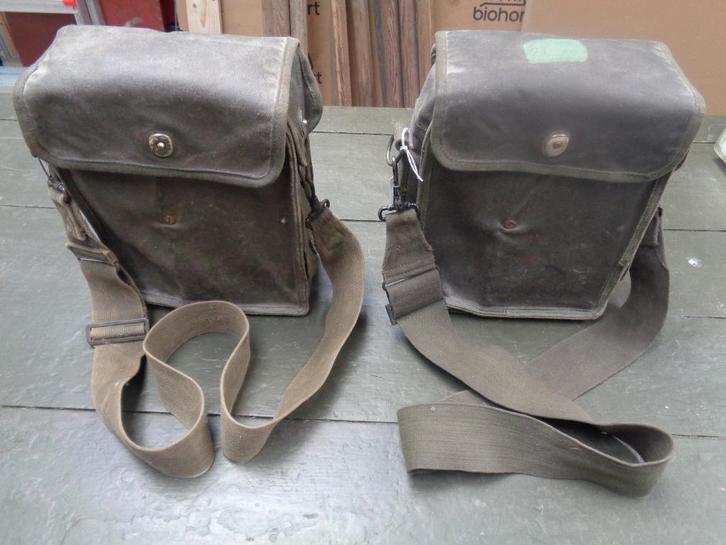 US veldtelefoon EE-8-B, set van 2, Verzamelen, Militaria | Tweede Wereldoorlog, Landmacht, Overige typen, Amerika, Ophalen of Verzenden