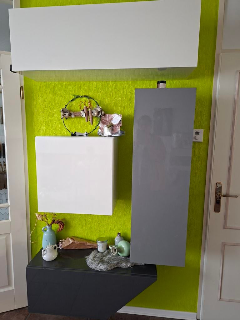 Hoogglans kastjes, Ophalen, Minder dan 50 cm, Zo goed als nieuw, Minder dan 100 cm