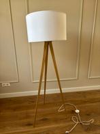 Zuiver vloerlamp hout met wit, Huis en Inrichting, Lampen | Vloerlampen, Ophalen, Gebruikt, Hout, 150 tot 200 cm