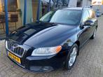 Volvo V70 2.5FT Momentum H.LEER / ECC / PDC / YOUNGTIMER, Voorwielaandrijving, Gebruikt, Zwart, Leder en Stof