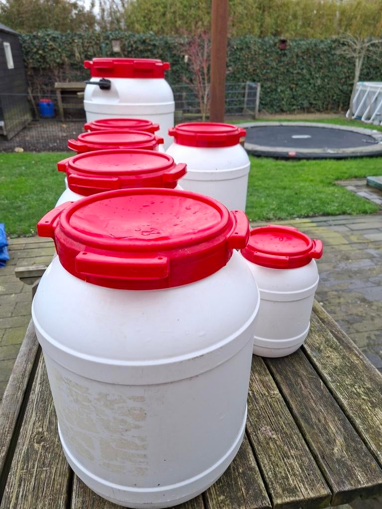 Voer tonnen, diverse afmetingen. Izgs., Dieren en Toebehoren, Dierenvoeding, Ophalen, Vee