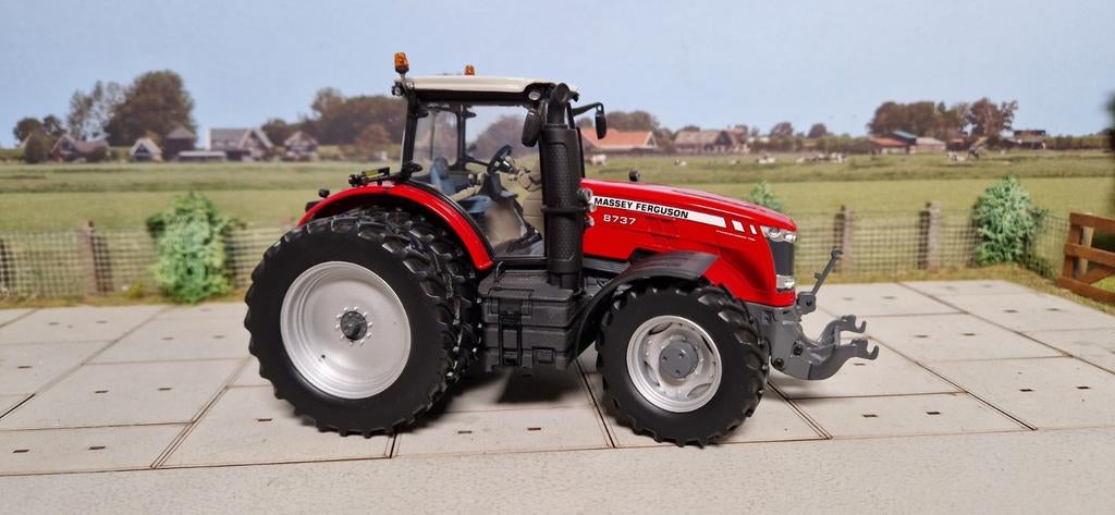 Massey Ferguson vitrine modellen!, Ophalen of Verzenden, Tractor of Landbouw, Universal Hobbies