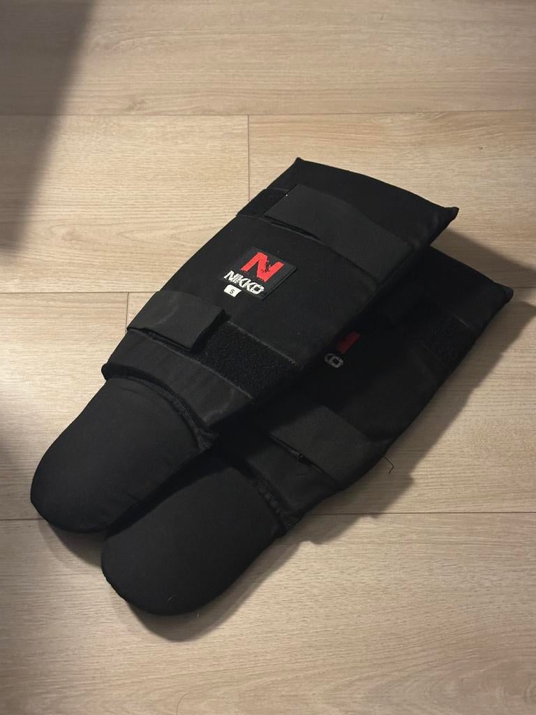 Nikko scheenbeschermers kids S, Ophalen, Taekwondo, Vechtsportbescherming, Zo goed als nieuw