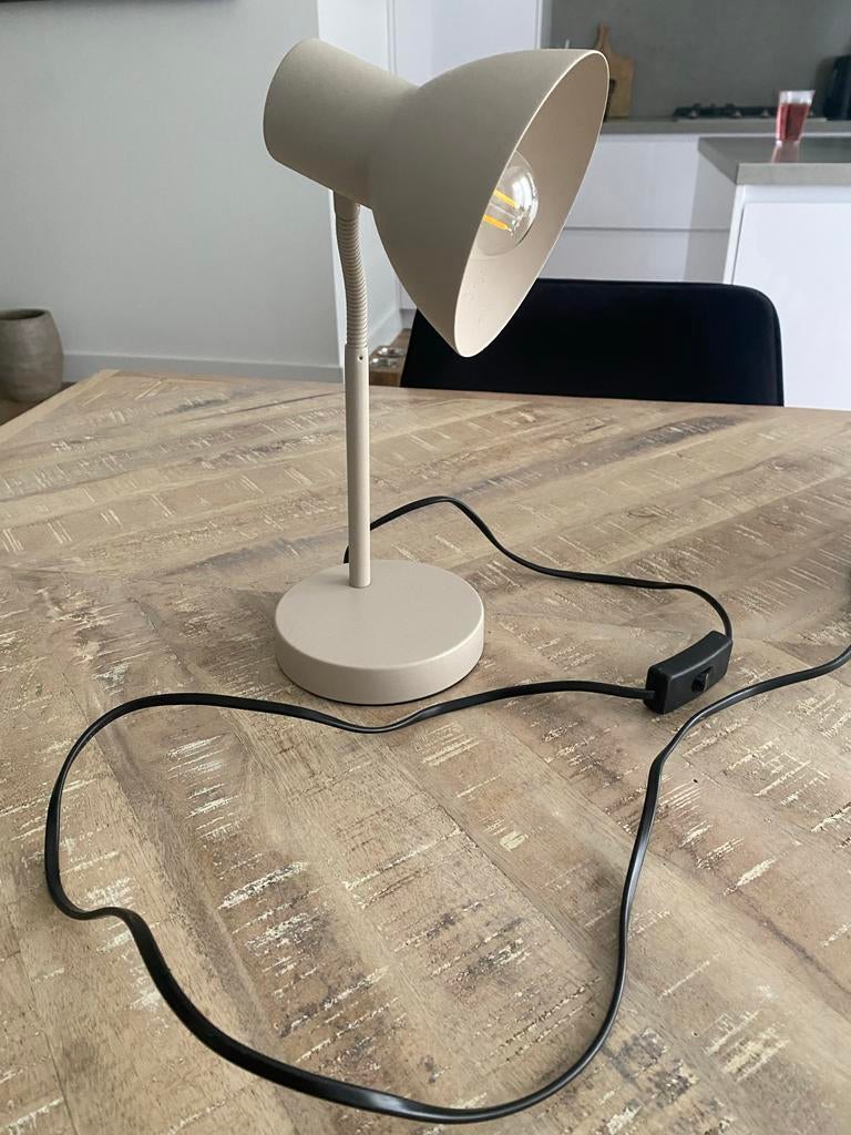 Beige bureaulamp van Action, flexibele hals, Ophalen of Verzenden, Zo goed als nieuw, Metaal, Minder dan 50 cm
