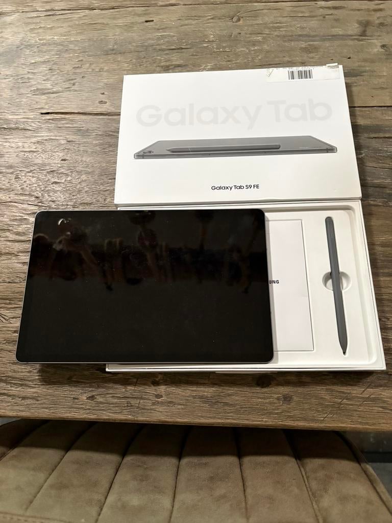 Samsung Galaxy Tab S9 FE met flipcover, 11 inch, Ophalen of Verzenden, Zo goed als nieuw, 128 GB