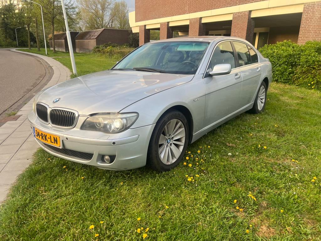 BMW 7-Serie 3.0 I 730 AUT 2005 Grijs, Auto's, BMW, Automaat, 1780 kg, Achterwielaandrijving, 2996 cc