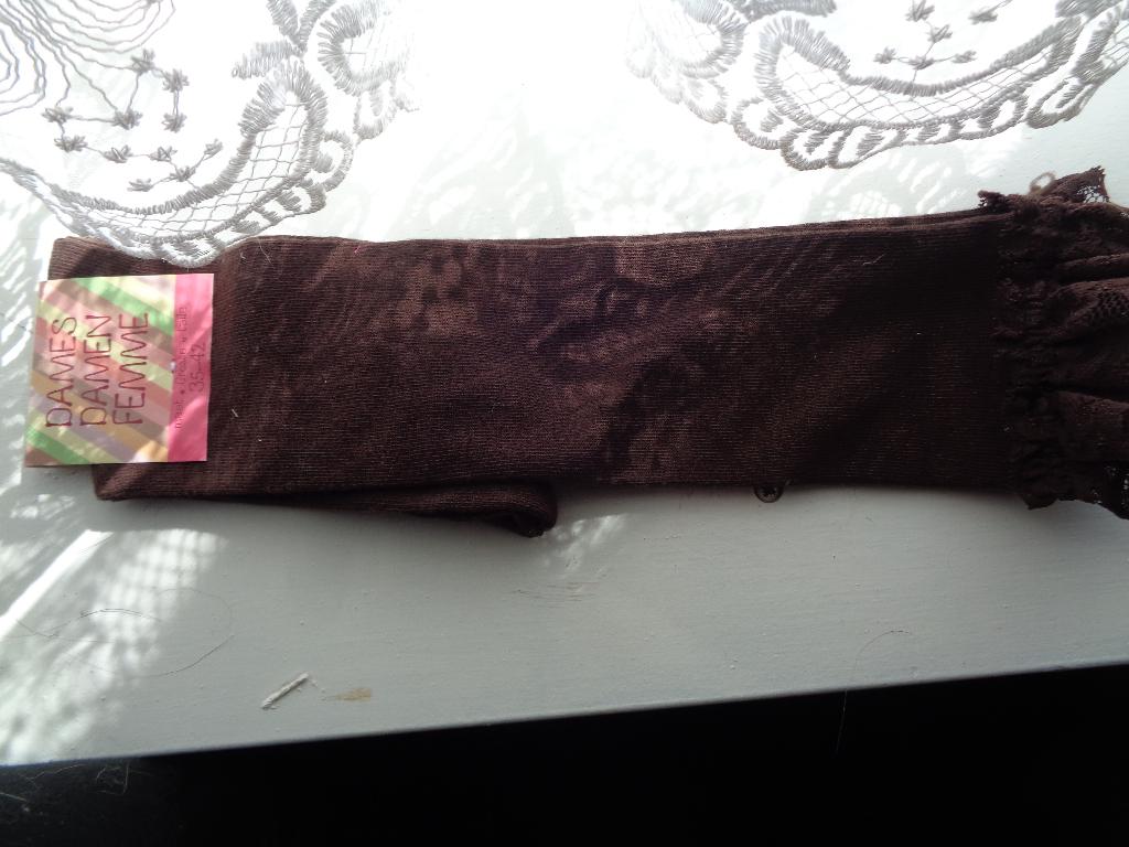 bruine kniekouzen  met kante rand  maat 35-42, Kleding | Dames, Sokken en Kniesokken, Bruin, Nieuw, Ophalen of Verzenden