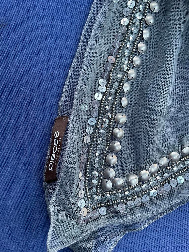 Sjaal grijs nieuw met steentjes, Ophalen, Nieuw, Maat 46/48 (XL) of groter, Sjaal