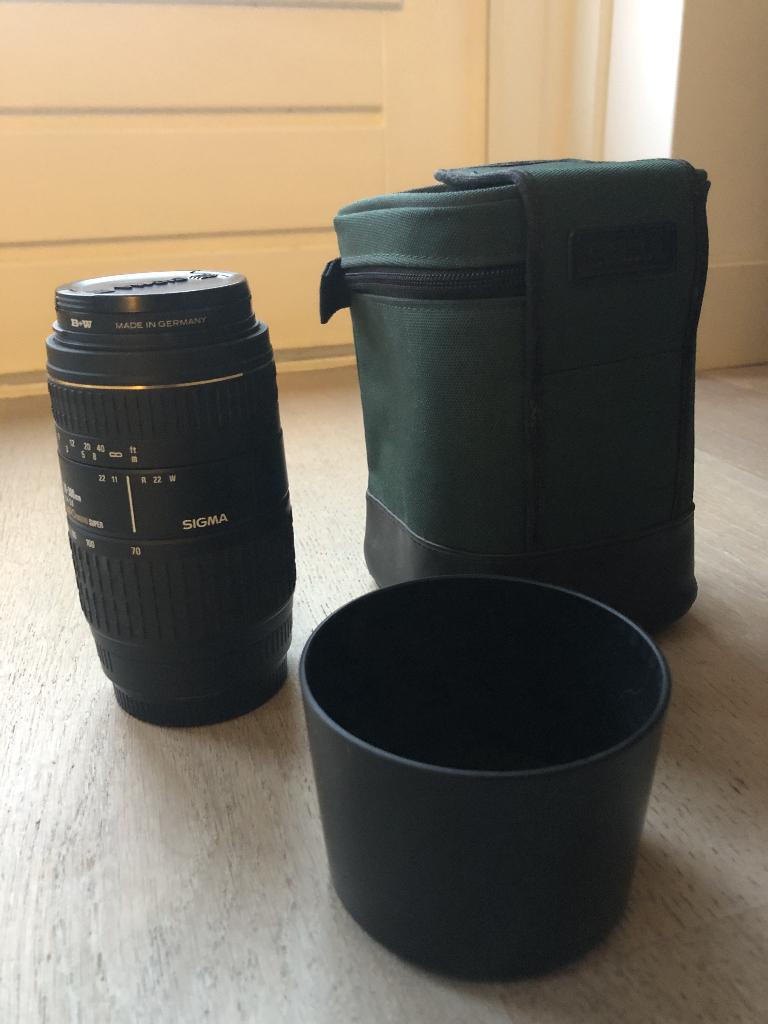 Sigma 70-300mm F/4-5.6 APO Macro Super voor canon AF, Audio, Tv en Foto, Fotografie | Lenzen en Objectieven, Ophalen, Zo goed als nieuw