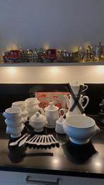 DILLE&KAMILLE porselein 26 delig servies in NIEUWSTAAT, Nieuw, Ophalen of Verzenden, Effen, Porselein