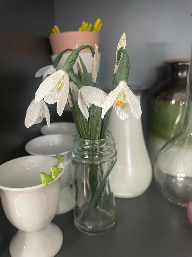Handgemaakte crêpe papier sneeuwklokjes - 15 cm hoog, Huis en Inrichting, Ophalen of Verzenden, Nieuw