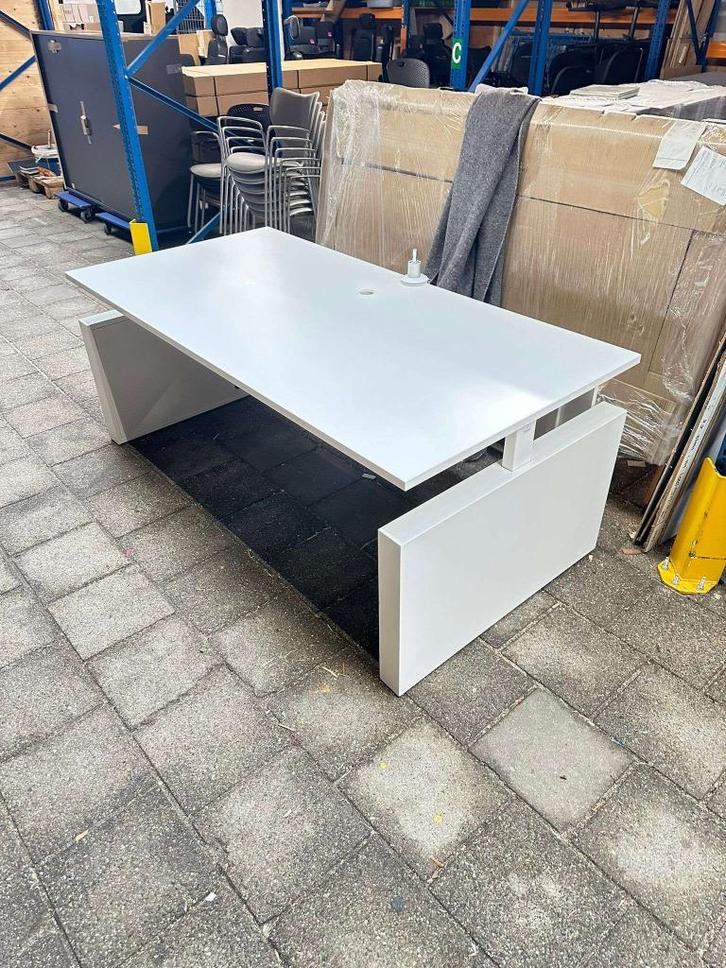 Vepa Presto T Slinger Bureau met wangen, Huis en Inrichting, Tafels | Eettafels, Gebruikt, 100 tot 150 cm, 200 cm of meer, Vijf personen of meer