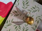 Harry Potter gouden snaai/golden snitch ornament/hanger, Verzamelen, Harry Potter, Ophalen of Verzenden, Nieuw, Beeldje of Buste