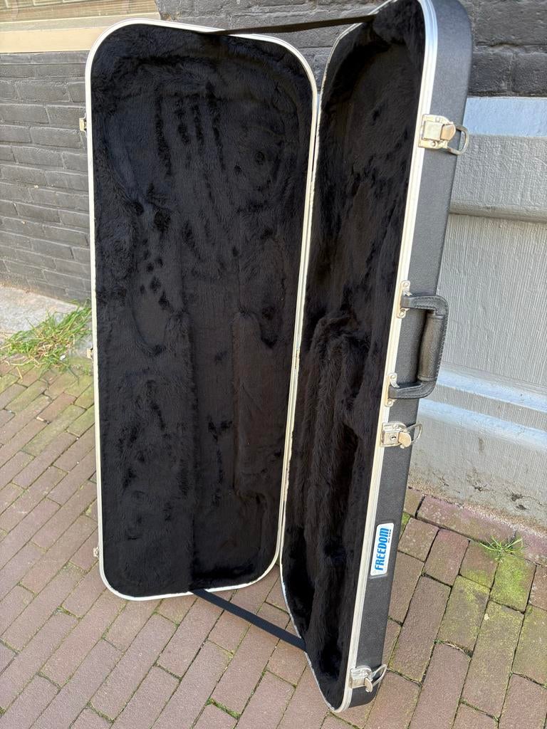 Freedom gitaarkoffer voor elektrische gitaar, Muziek en Instrumenten, Ophalen, Gebruikt, Elektrische gitaar, Flightcase