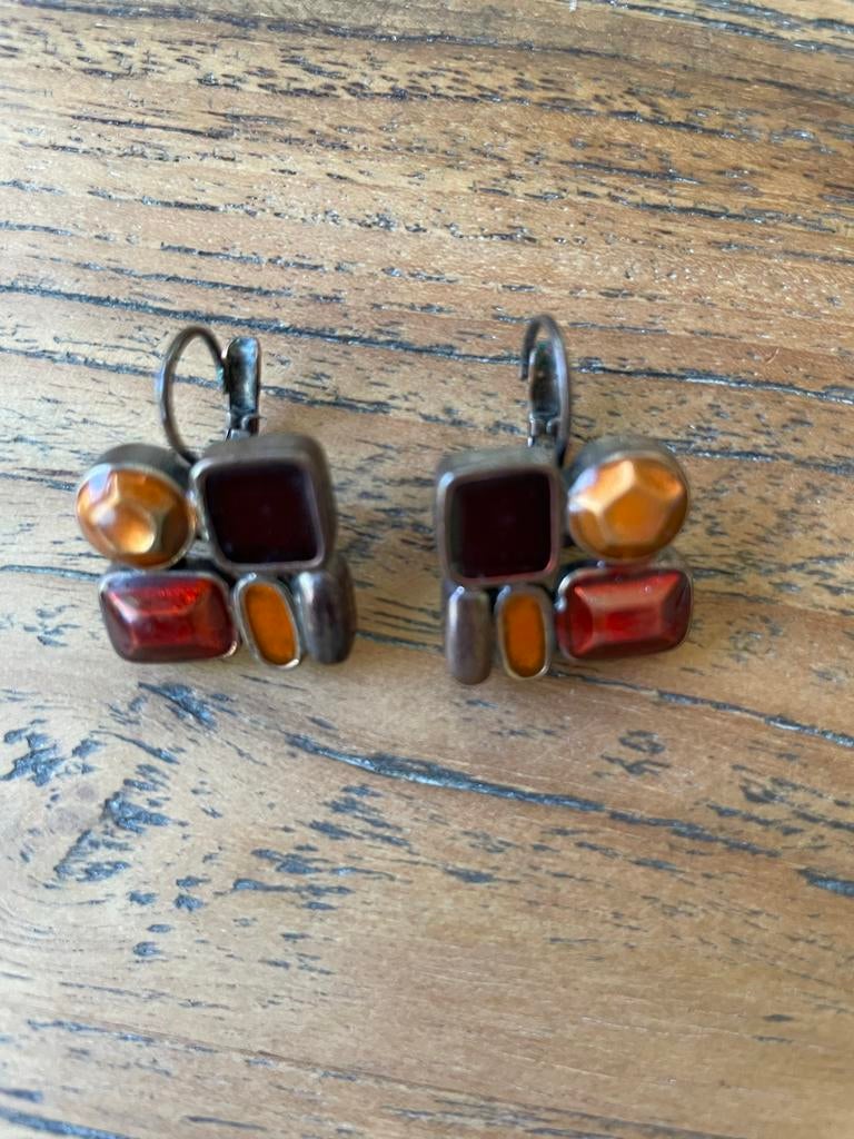Oorbellen met oranje en rode stenen, Overige materialen, Oranje, Ophalen of Verzenden, Met edelsteen