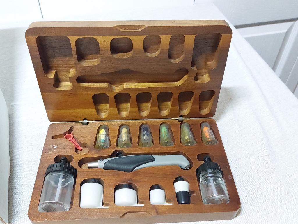 Aztek A4709 Airbrush Set in houten kist, Hobby en Vrije tijd, Ophalen of Verzenden, Zo goed als nieuw