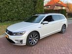 Volkswagen Passat Variant 1.4 TSI GTE Highline panorama dak, Gebruikt, Wit, Hybride Elektrisch/Benzine, 1600 kg