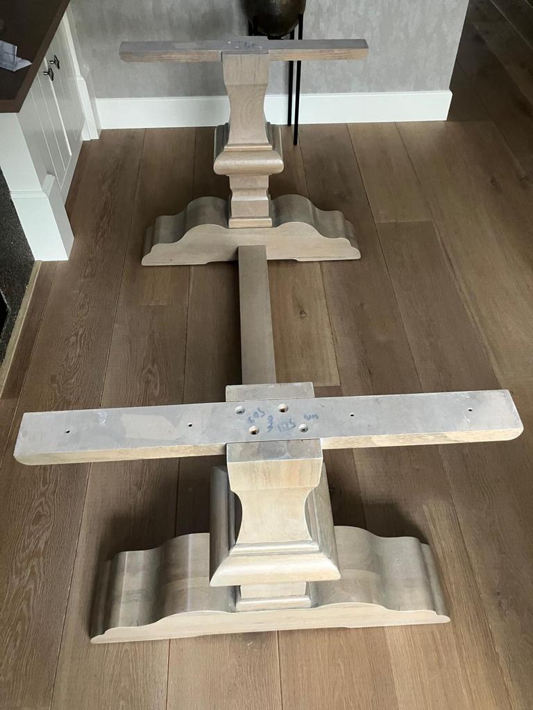 Onderstel kloostertafel, Ophalen