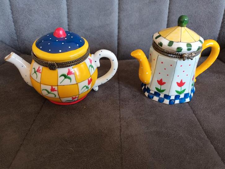 Set van 2 decoratieve theepotjes - sieradenkistjes, Antiek en Kunst, Antiek | Woonaccessoires, Ophalen of Verzenden