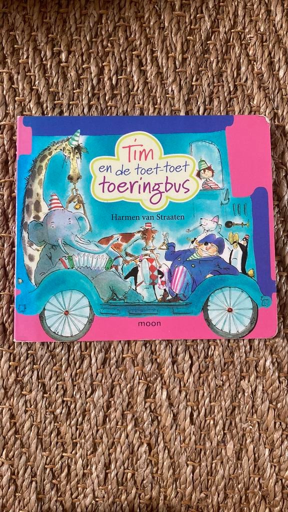 Tim en de toet toet toeringbus - Harmen van Straaten, Ophalen of Verzenden, Zo goed als nieuw, Fictie algemeen
