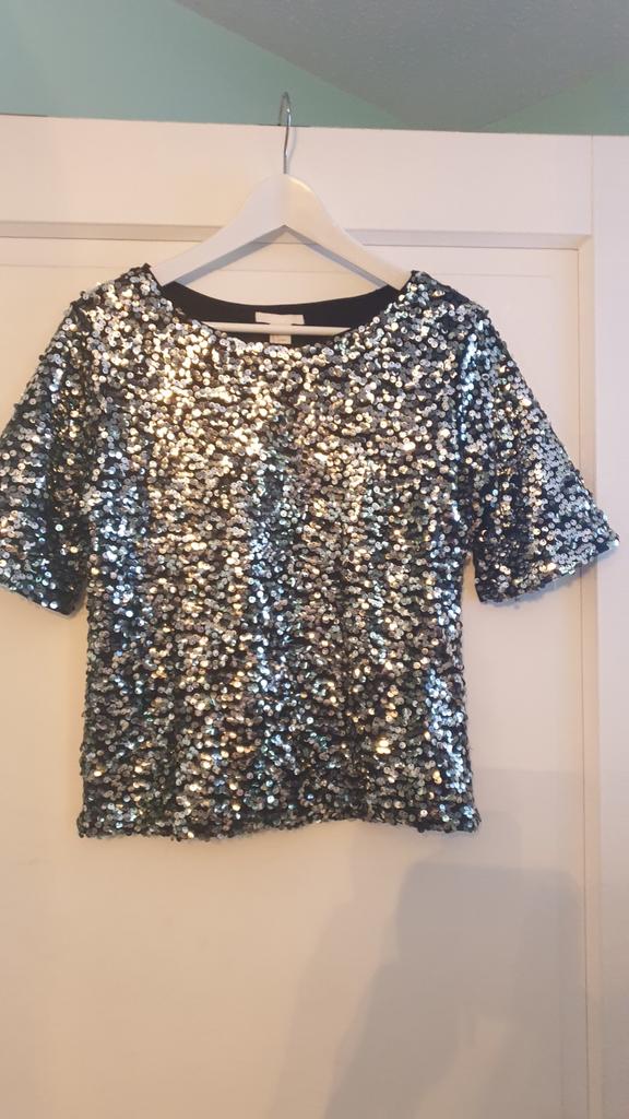 H&M  |  zilver shirt  |  maat S  |  NIEUW, Kleding | Dames, Tops, H&M, Ophalen of Verzenden, Nieuw, Korte mouw