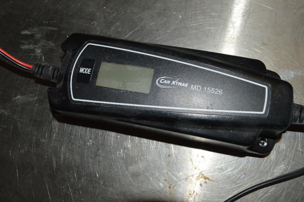 CARXTRAS MD 15526  caravan auto - acculader 12 v, Caravans en Kamperen, Caravan accessoires, Ophalen of Verzenden, Zo goed als nieuw