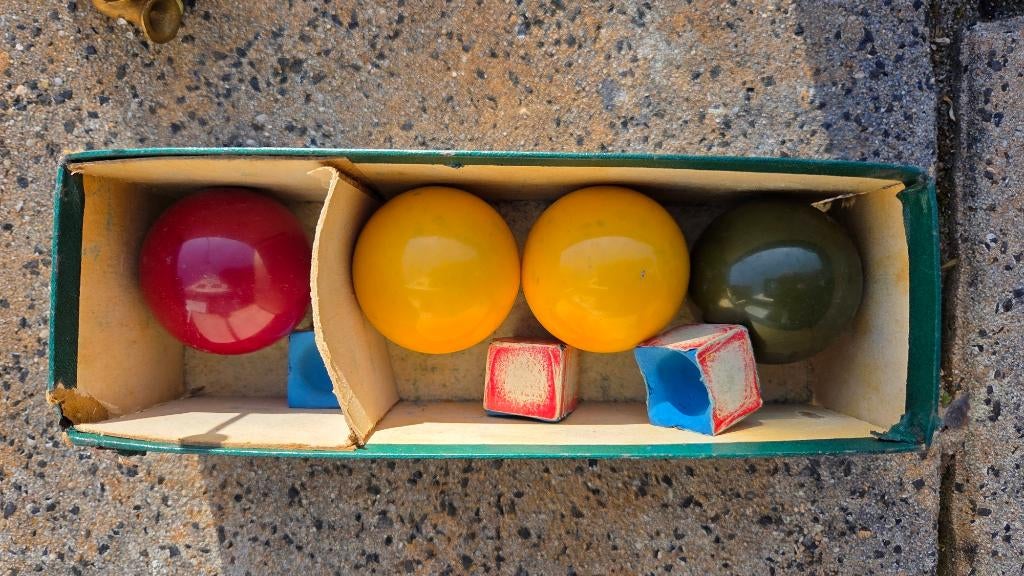 vintage biljartballen in originele doos, Ophalen of Verzenden, Gebruikt, Keu of Ballen
