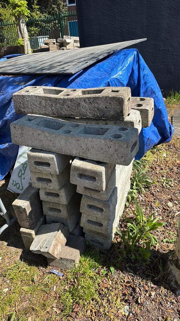 Hek beton gratis ophalen., Doe-het-zelf en Verbouw, Metselstenen, Ophalen of Verzenden, Zo goed als nieuw, Beton
