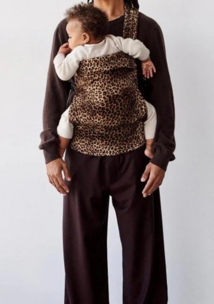 Artipoppe Leopard Velvet draagzak, Kinderen en Baby's, Babydragers en Draagdoeken, Overige merken, Buik of Rug, Nieuw, Ophalen of Verzenden
