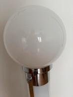Vintage Witte bol lamp met chromen voet, Ophalen, Gebruikt